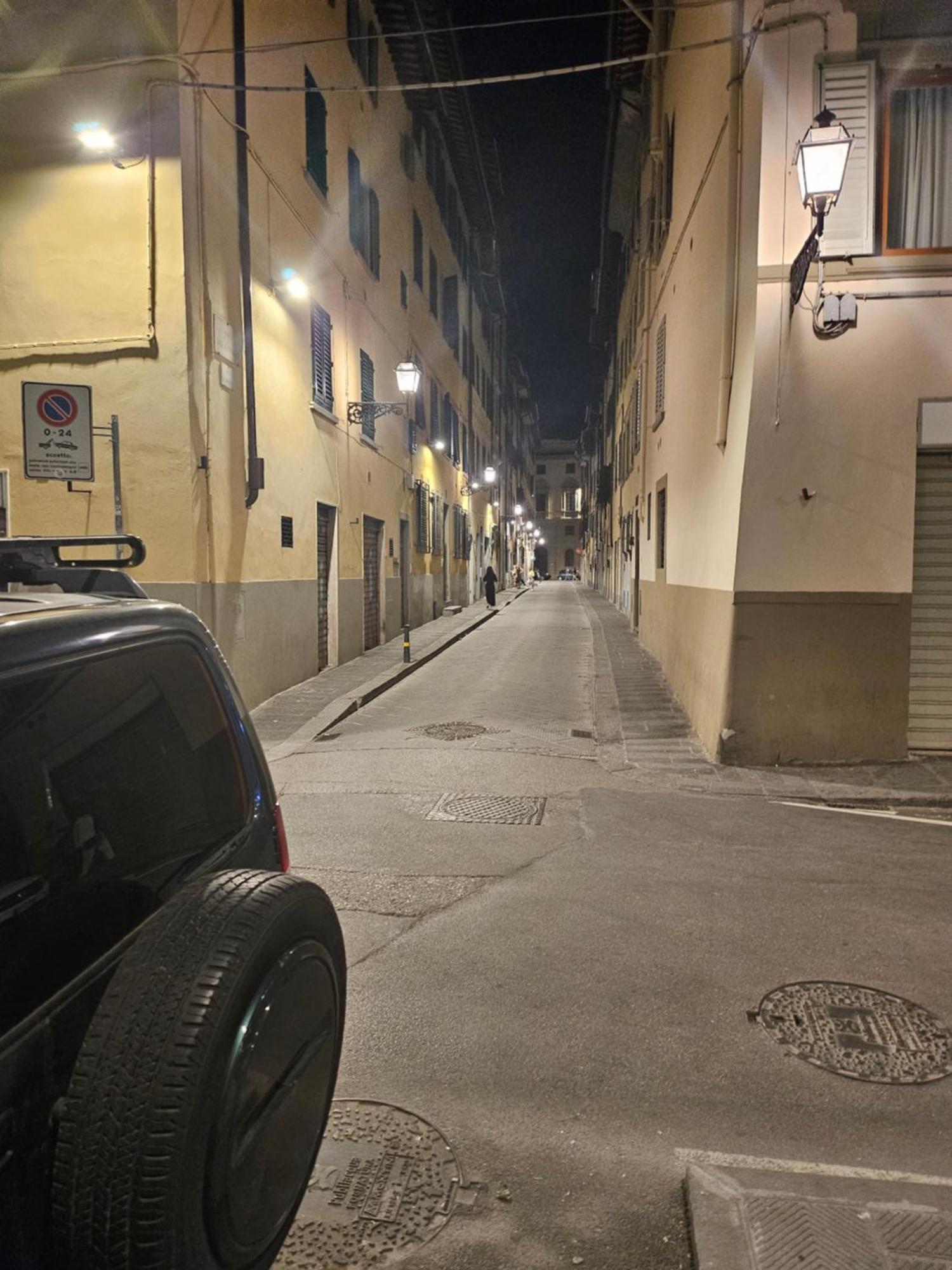 Very Central-100Mt From Central Train Station Firenze Ruang foto